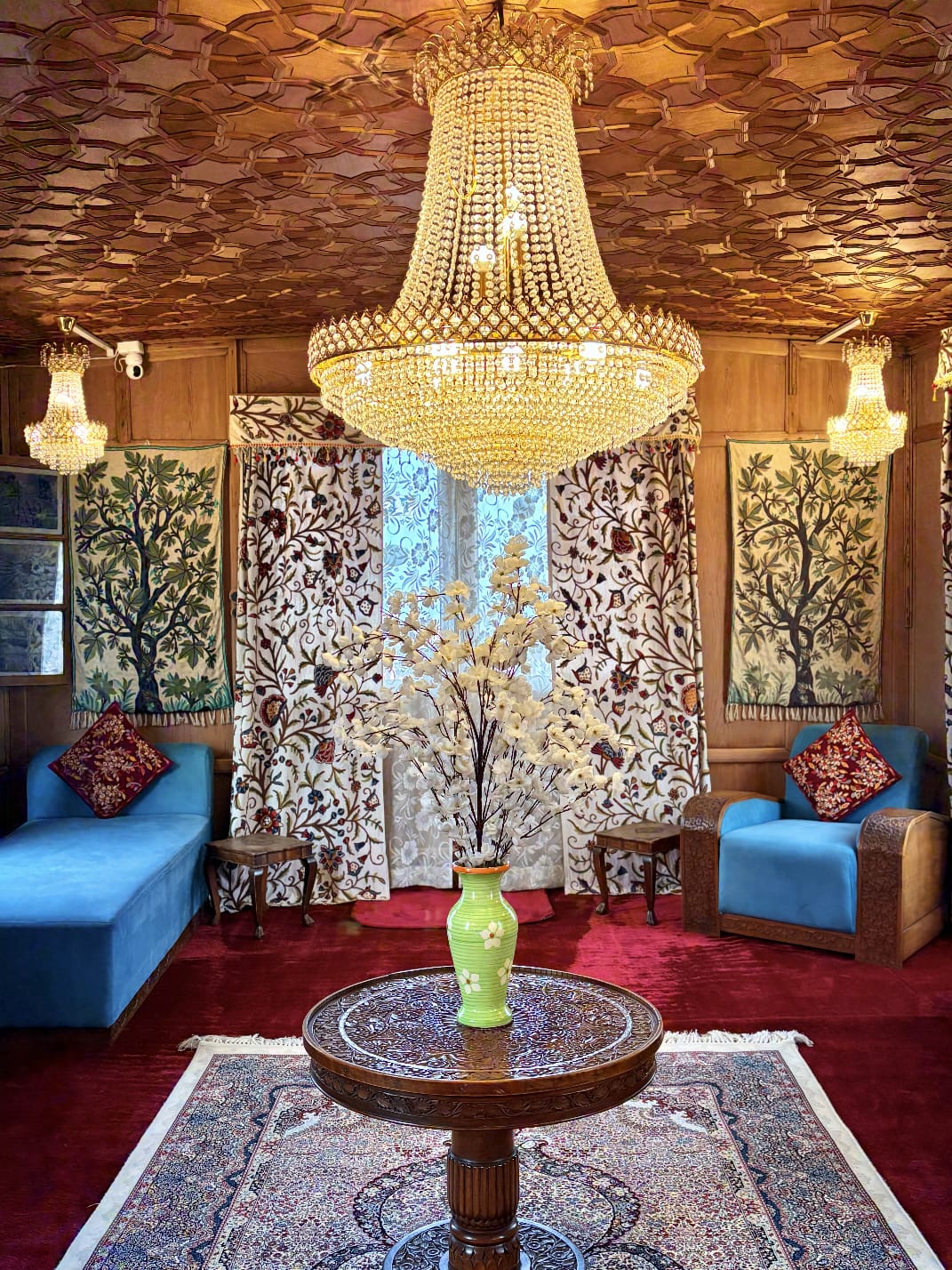 New Golden Flower Houseboat Interior